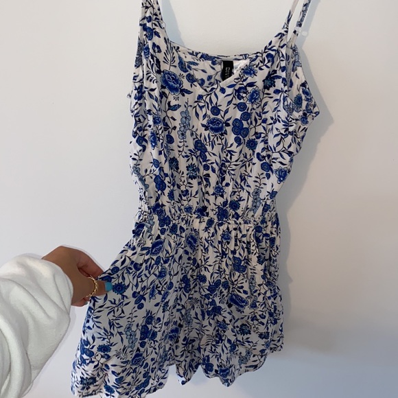 Floral blue short romper from H&M - Picture 2 of 6